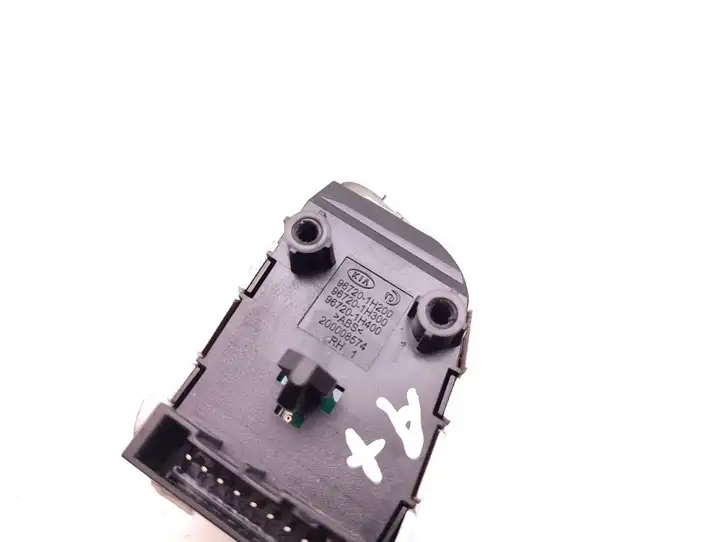 Kia Ceed (2006 - 2010) 96720-1H200 Кнопки на рулевом колесе — фото 7