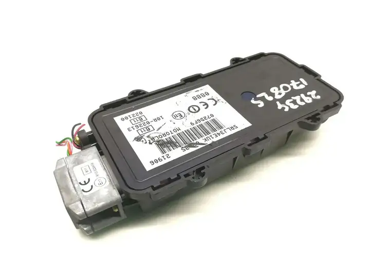 Volkswagen Golf Plus (2004 - 2008) 5RLJ34E1UK Блок GSM — фото 4