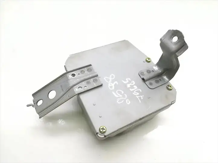 Toyota Corolla E120 E130 (2000 - 2004) 89650-02100 Блок управления рулевой рейкой — фото 4
