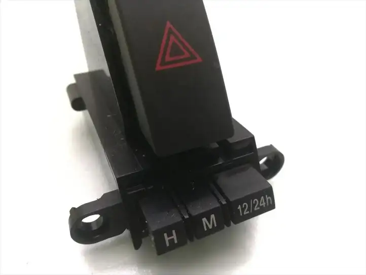 Mazda 3 II (2009 - 2011) BBP3664H0 Включатель аварийных фонарей — фото 2