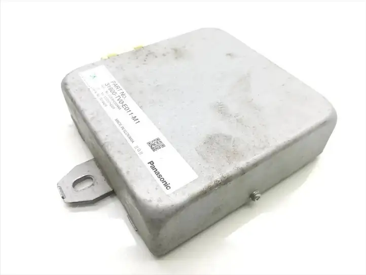 Honda Civic IX (2011 - 2017) 31600-TV0-E011-M1 Блок управления рулевой рейкой — фото 4