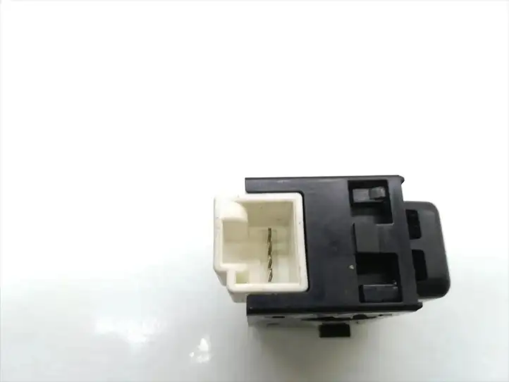 Lexus IS 220D-250-350 (2005 - 2010) 156853 Другие включатели / ручки/ переключатели — фото 3