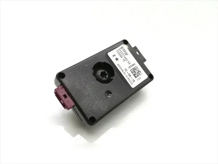 BMW 3 E90 E91 (2005 - 2012) 9231442 Усилитель антенны — фото 1