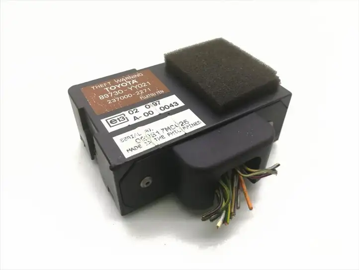 Toyota Avensis T220 (2000 - 2003) 89730-YY021 Блок управления сигнализацией — фото 1