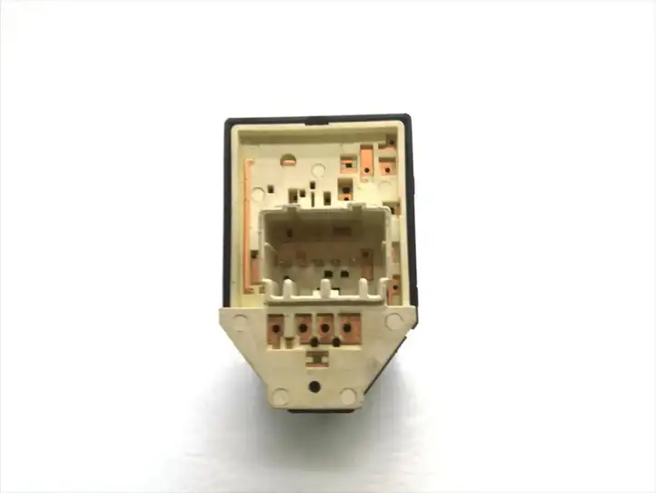 Kia Ceed (2010 - 2012) 457480 Включатель зеркал — фото 4