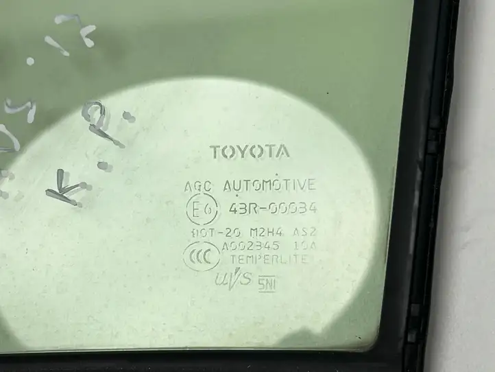 Toyota Prius (XW50) (2015 - ) 43R00034 Форточка двери — фото 5