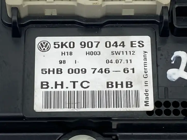 Volkswagen Golf Plus (2008 - 2014) 5K0907044ES Блок управления климат-контролем — фото 6