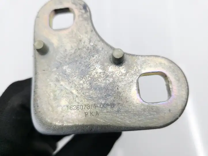Tesla Model Y (2019 - 2024) 162607300B Нижняя петля передней двери — фото 6