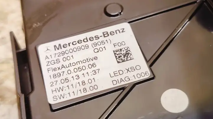 Mercedes-Benz SLK R172 (2011 - 2017) A1729000909 Передняя подсветка — фото 5