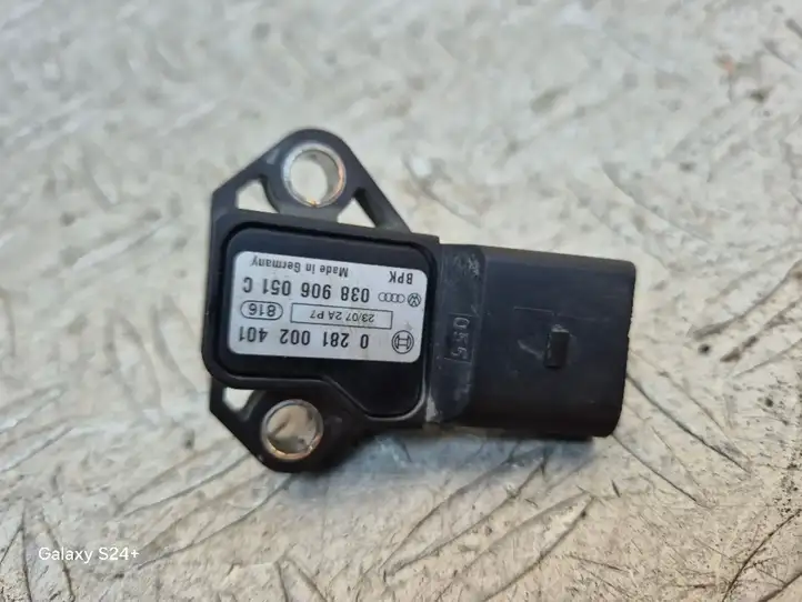 Volkswagen Golf Plus (2008 - 2014) 038906051C Датчик давления воздуха впуска — фото 2