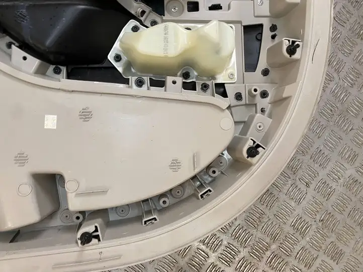 Chrysler Pacifica (2016 - ) 7BZ401DQAA Обшивка раздвижной двери — фото 15