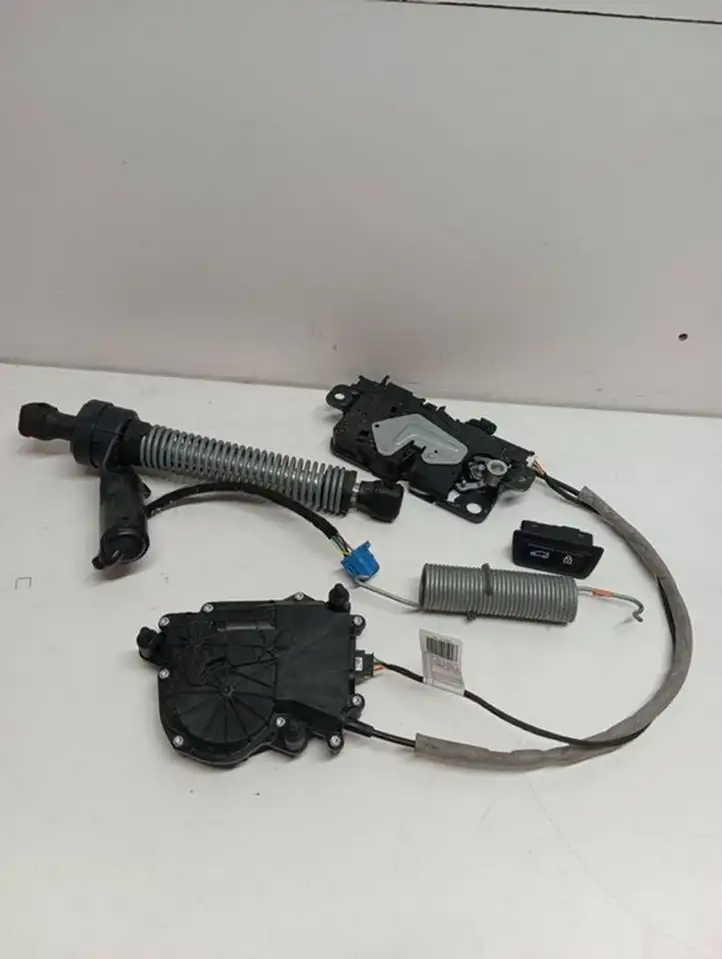 BMW 4 G22 G23 G24 G26 (2020 - ) Гидравлика крышки багажника — фото 1