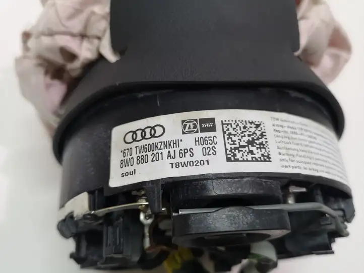 Audi A4 S4 B9 (2015 - 2019) 8W0880201 Подушка безопасности руля — фото 5