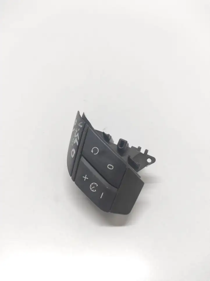 Volvo S60 (2000 - 2004) 8622524 Кнопки на рулевом колесе — фото 1
