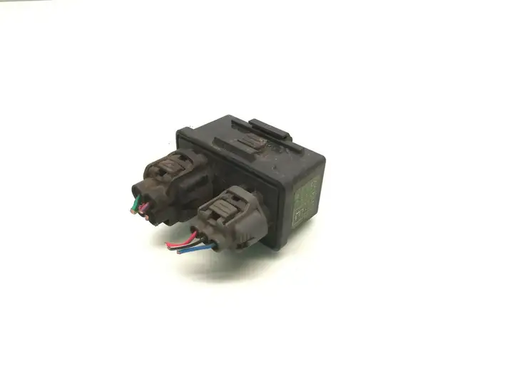 Subaru Outback (2009 - 2014) 86121 Реле стеклоочистителей — фото 2
