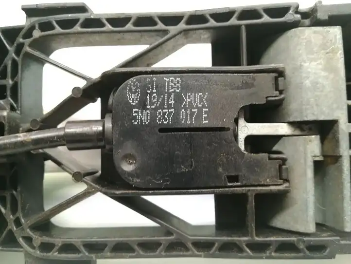 Skoda Fabia Mk2 (5J) (2007 - 2014) 5N0837017E Наружная ручка двери — фото 5