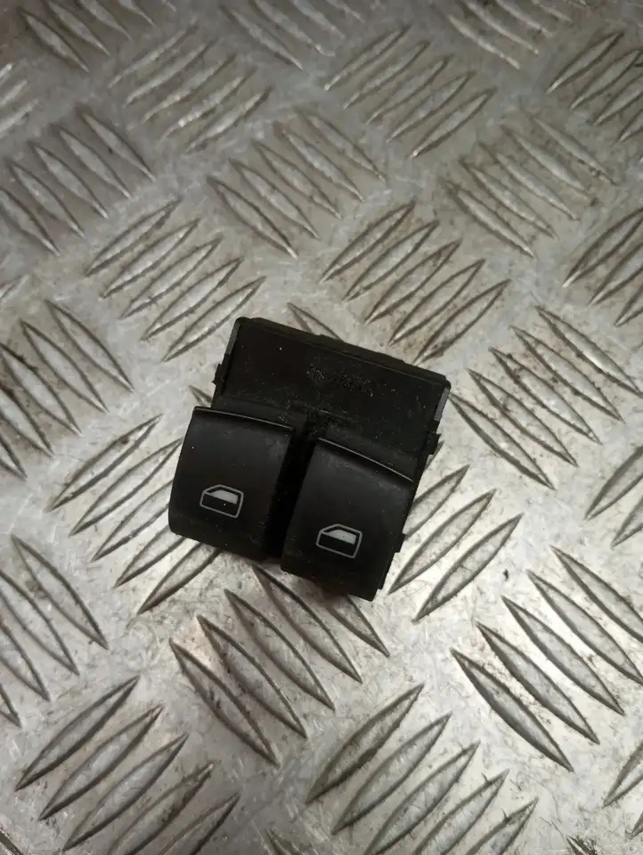 Audi A3/S3 8P (2003 - 2005) Кнопка стеклоподъемников — фото 1