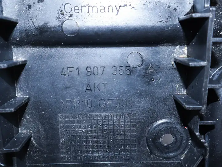Audi A6 S6 C6 4F (2008 - 2011) 4F1907355A Крышка ящика предохранителей — фото 2