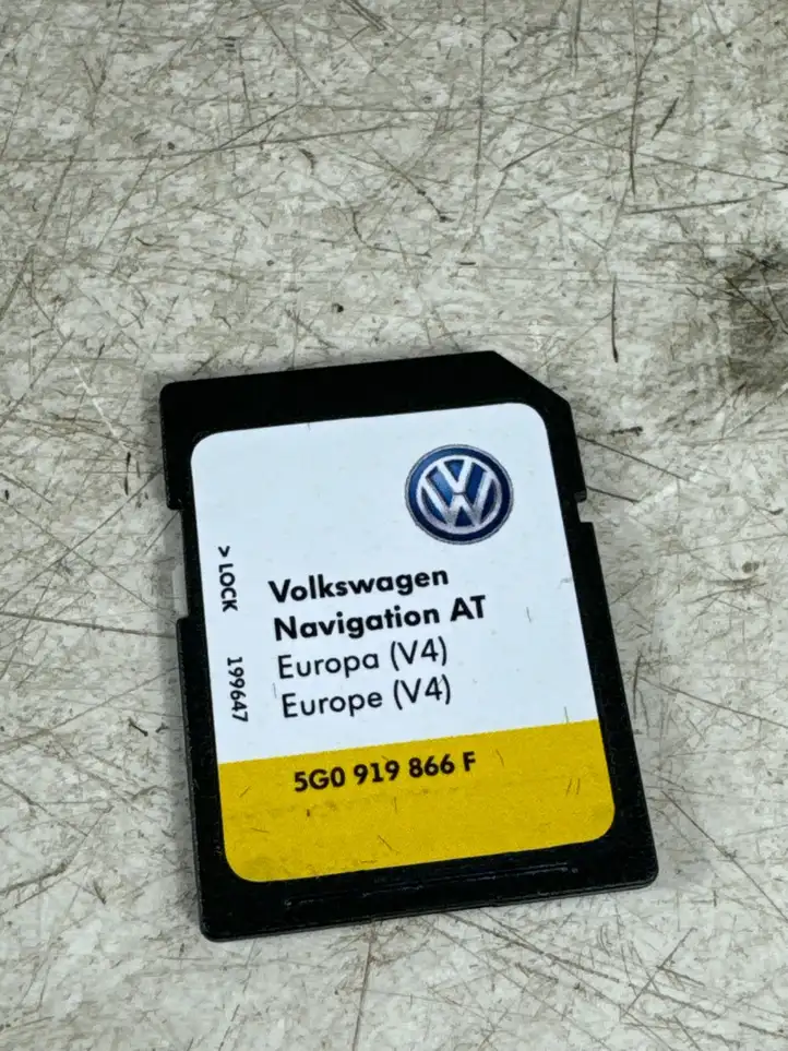 Volkswagen Golf VII (2013 - 2019) 5G0919866F Навигационные карты CD/DVD — фото 3