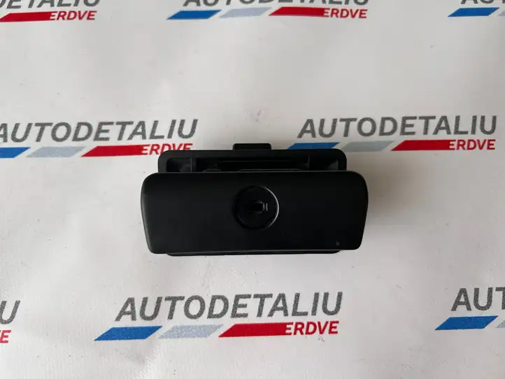 BMW 3 E90 E91 (2005 - 2012) 8163017 Ручка бардачка — фото 5