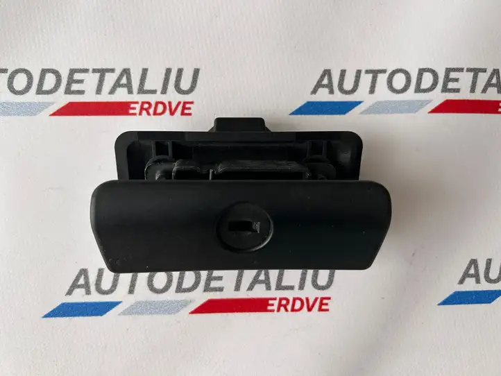 BMW 3 E92 E93 (2005 - 2014) 8163017 Ручка бардачка — фото 4