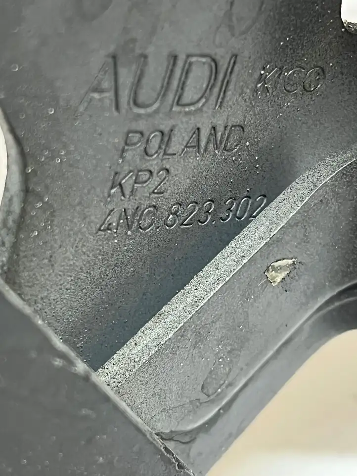 Audi A8 S8 D5 (2017 - ) 4N0823302 Петли капота — фото 6
