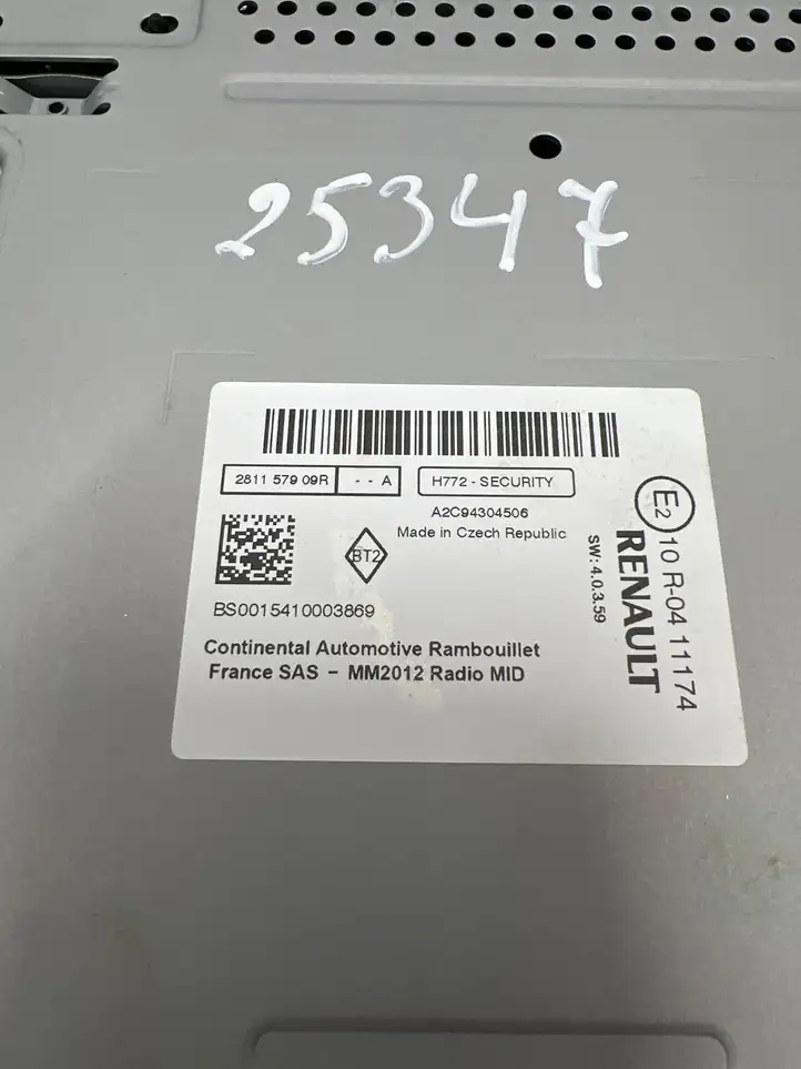 Renault Captur (2013 - 2020) 281157909R Магнитола / мультимедийная система — фото 2