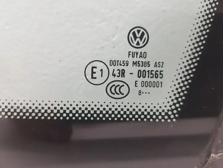 Volkswagen Golf VII (2013 - 2019) 5G0845411E Треугольное стекло кузова — фото 2
