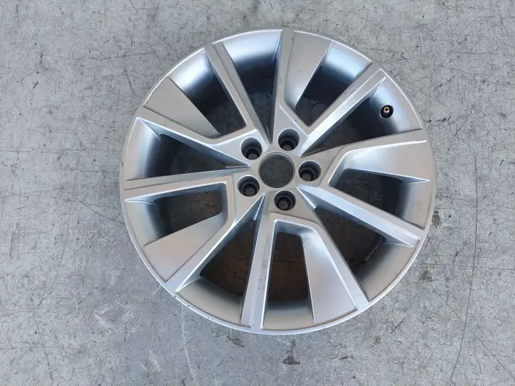 Skoda Kamiq (2019 - ) 658601025C Легкосплавный колесный диск R17 — фото 1