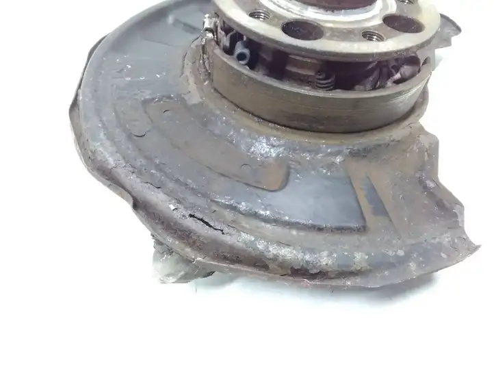 Mercedes-Benz C W204 (2007 - 2014)   Задний поворотный кулак (ступица, цапфа)