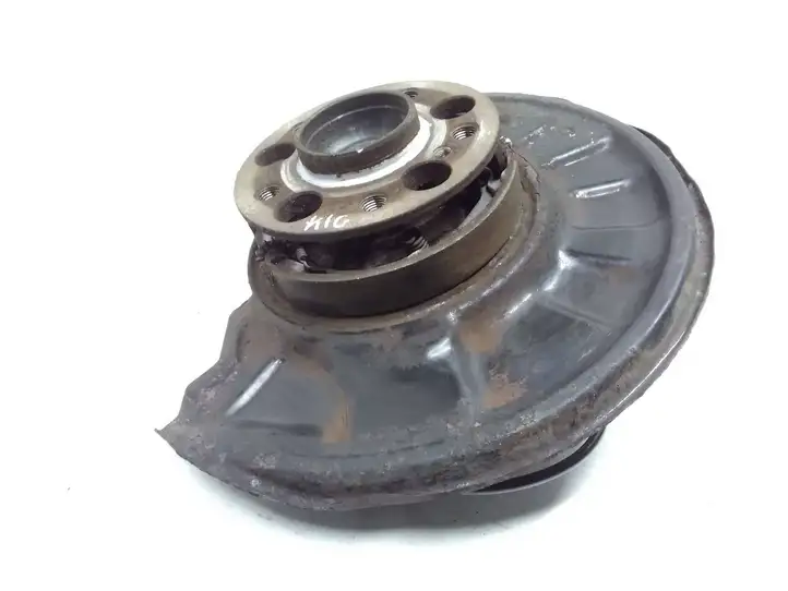 Mercedes-Benz C W204 (2007 - 2014)   Задний поворотный кулак (ступица, цапфа)