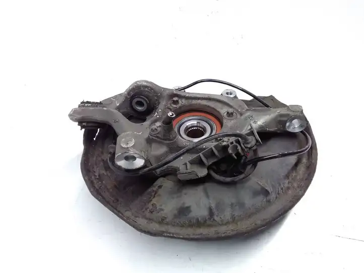 Mercedes-Benz C W204 (2007 - 2014)   Задний поворотный кулак (ступица, цапфа)