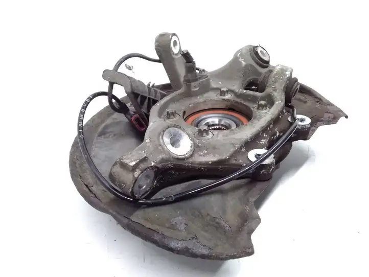 Mercedes-Benz C W204 (2007 - 2014)   Задний поворотный кулак (ступица, цапфа)