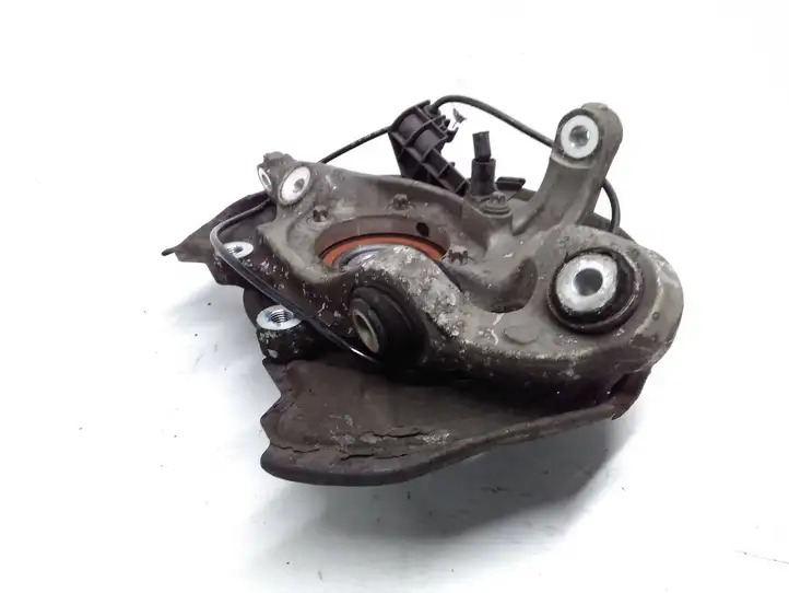 Mercedes-Benz C W204 (2007 - 2014)   Задний поворотный кулак (ступица, цапфа)