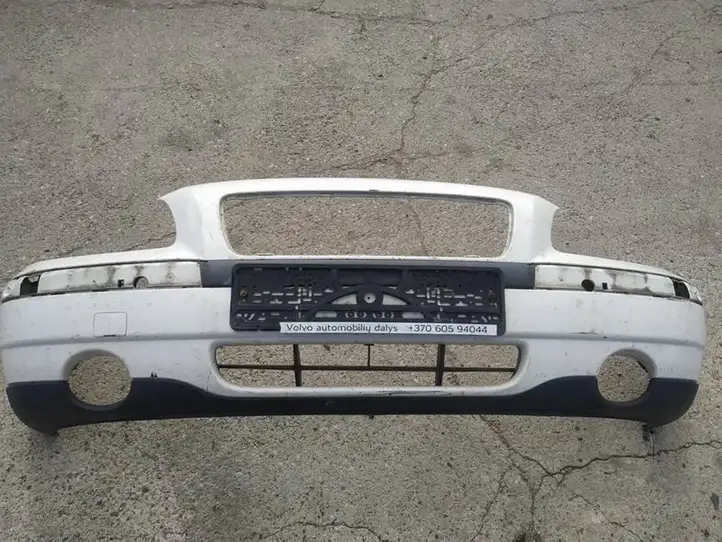Volvo S60 (2000 - 2004)  baltas Передний бампер