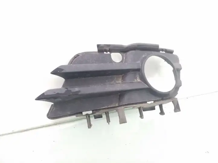 Opel Vectra   905500009 Нижняя решётка (из трех частей)