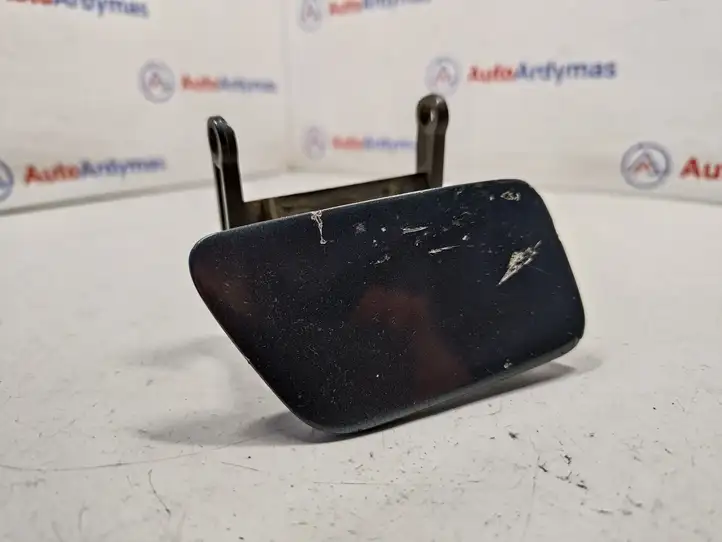 BMW 5 E60 E61 (2004 - 2010)  51117060586 Крышка форсунки омывателя фары