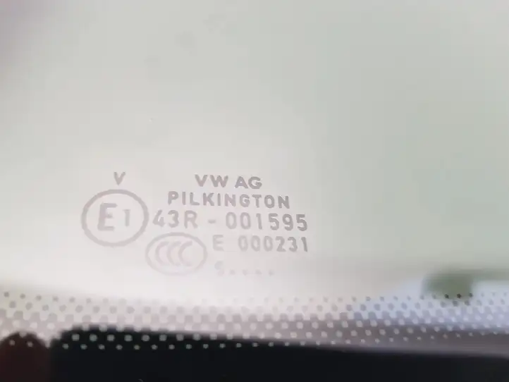 Volkswagen Up (2011 - ) 1S0845041J Заднее боковое стекло — фото 3