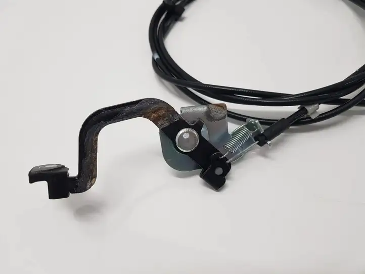Opel Karl (2015 - ) 42396935 Ручка открытия лючка бензобака — фото 3