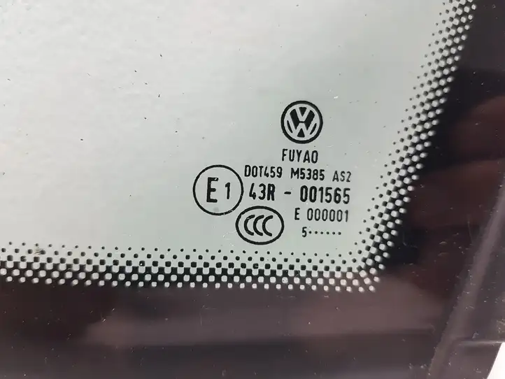 Volkswagen Golf VII (2013 - 2019) 5G0845411 Треугольное стекло кузова — фото 3