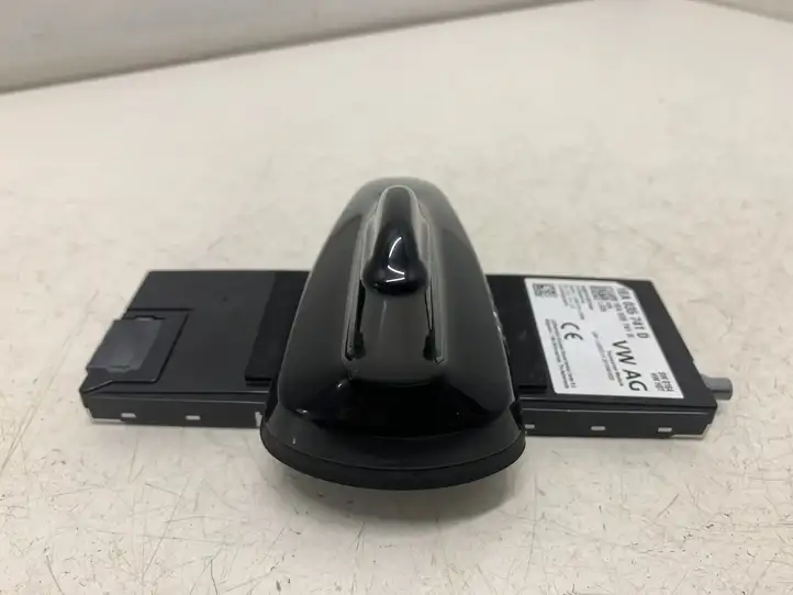 Volkswagen ID.4 (2020 - ) 5WA035507E GPS антенна — фото 4