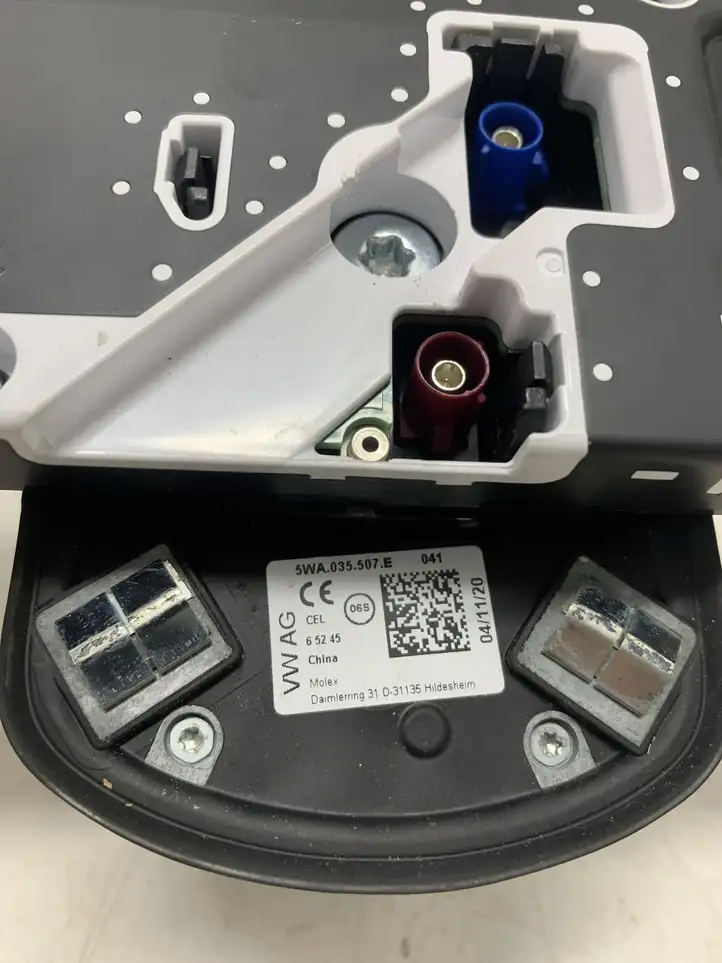 Volkswagen ID.4 (2020 - ) 5WA035507E GPS антенна — фото 6
