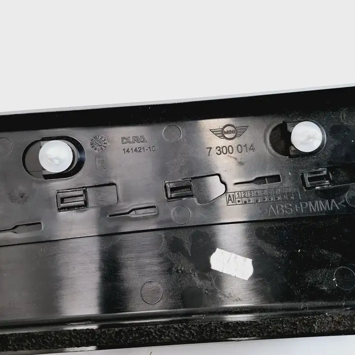 Mini One Cooper F56 F55 (2012 - 2022) 7300014 Облицовка заднего бокового стекла — фото 3