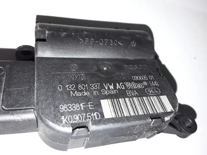 Volkswagen Touran I (2003 - 2010) 0132801337 Двигатель задвижки потока воздуха — фото 5