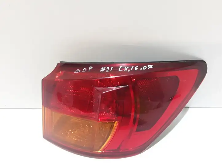 Lexus IS 220D-250-350 (2005 - 2010) Задний фонарь в кузове — фото 3