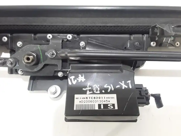 Lexus IS 220D-250-350 (2005 - 2010) 6435053010 Солнцезащитная шторка задней двери — фото 3