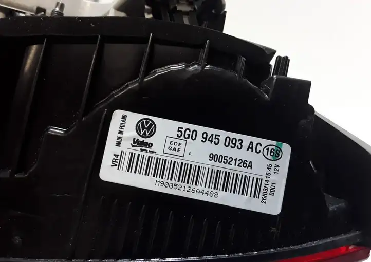 Volkswagen Golf VII (2013 - 2019) Задний фонарь в крышке багажника — фото 5