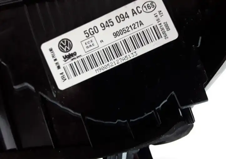 Volkswagen Golf VII (2013 - 2019) Задний фонарь в крышке багажника — фото 5