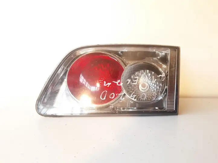 Mazda 6 (2002 - 2005) 22661974 Задний фонарь в крышке багажника — фото 1