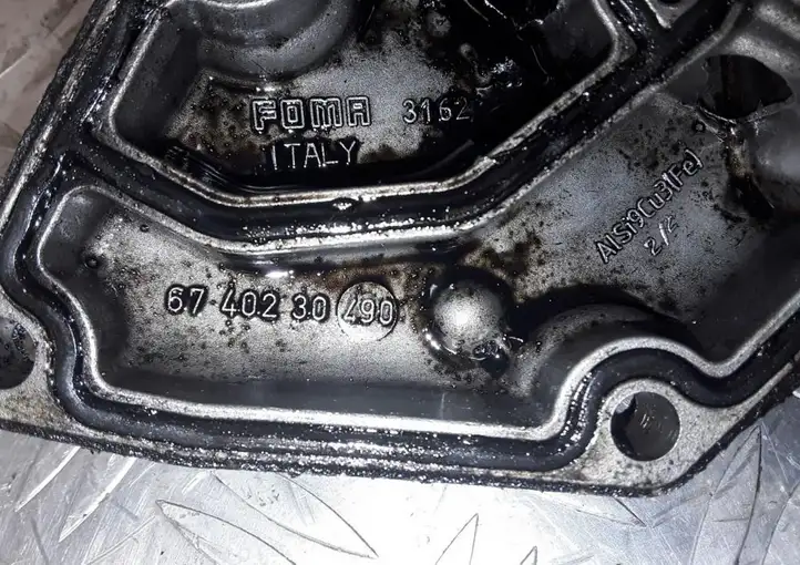 Chrysler 300 - 300C (2005 - 2011) 6740273366 Кронштейн масляного фильтра — фото 4